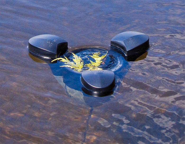 Скімер - пристрій, який збирає бруд з поверхні водойми. Німецька компанія Heissner випускає скімери розраховані на 25 м. кв поверхні води. 