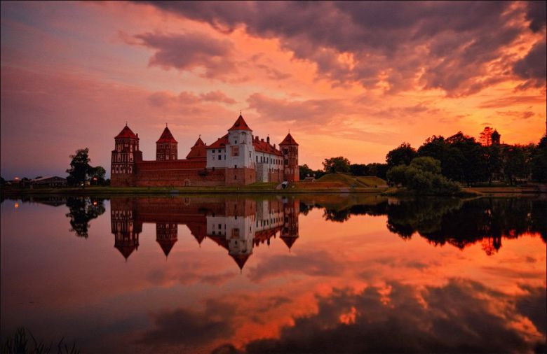 Мірський Замок, Білорусь