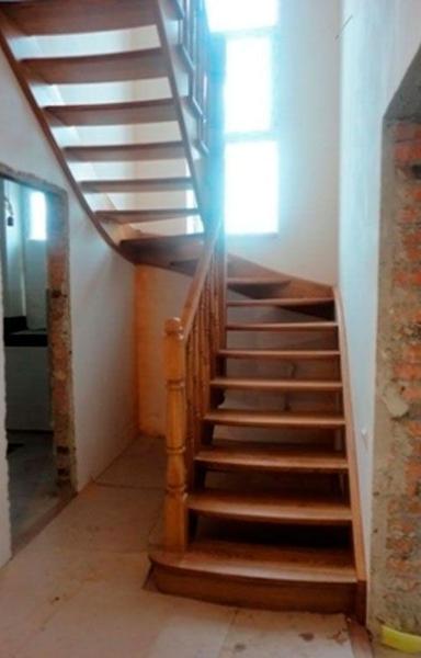 Реставрація дерев’яних сходів