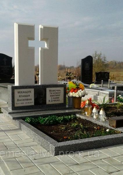 Памятник из известняка