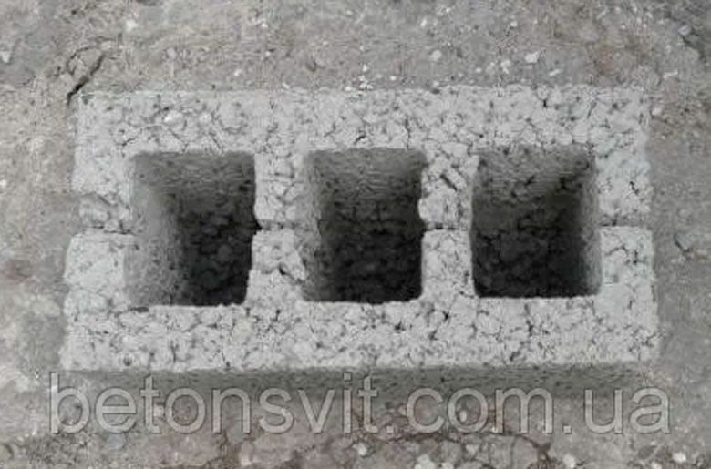 Блок бетонний