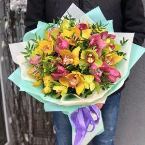 БУКЕТ З 25 ОРХІДЕЙ МІКС