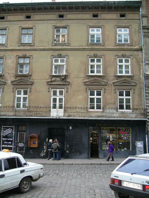 Жилой дом на пл. Катедральная, 2