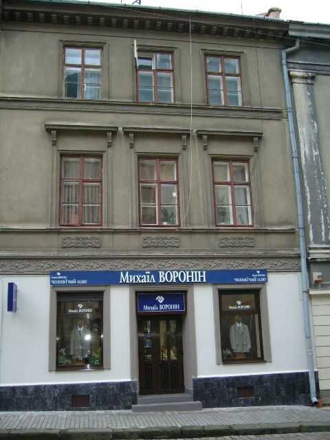 Жилой дом на пл. Катедральная, 6