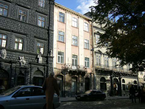 Жилой дом на пл. Рынок, 5