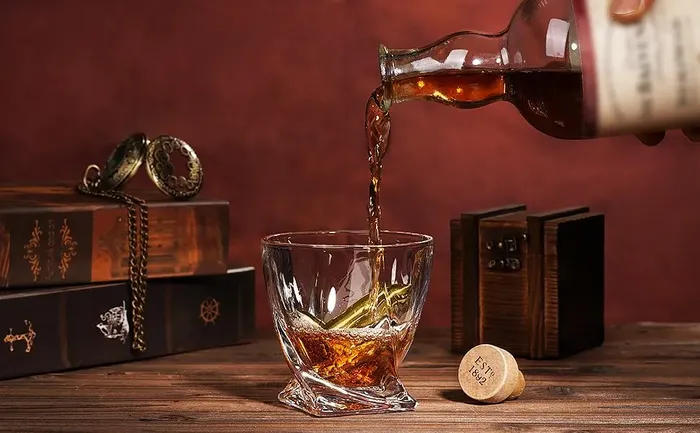 Виски в подарок: как выбрать хорошую бутылку из правильного региона