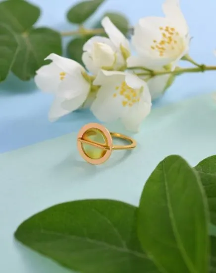 Современный выбор украшений на 8 Марта 2024: Что подарить?