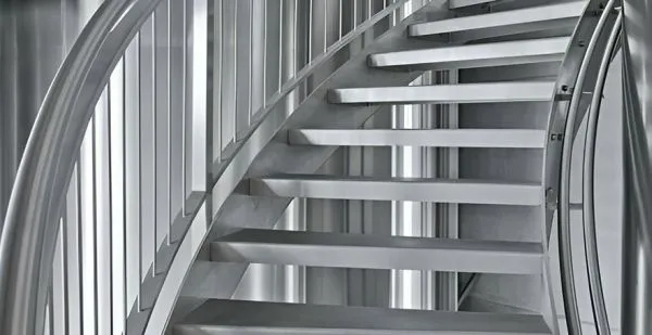 Стальная винтовая лестница для киевского завода