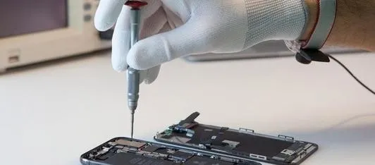 Замена стекла на Айфоне